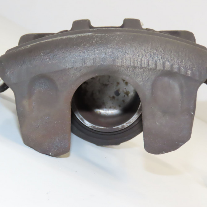 Etrier de frein avant gauche occasion HYUNDAI IX20 Phase 1 10-2010->... 1.4 CRDI 90ch 581801KA00 2