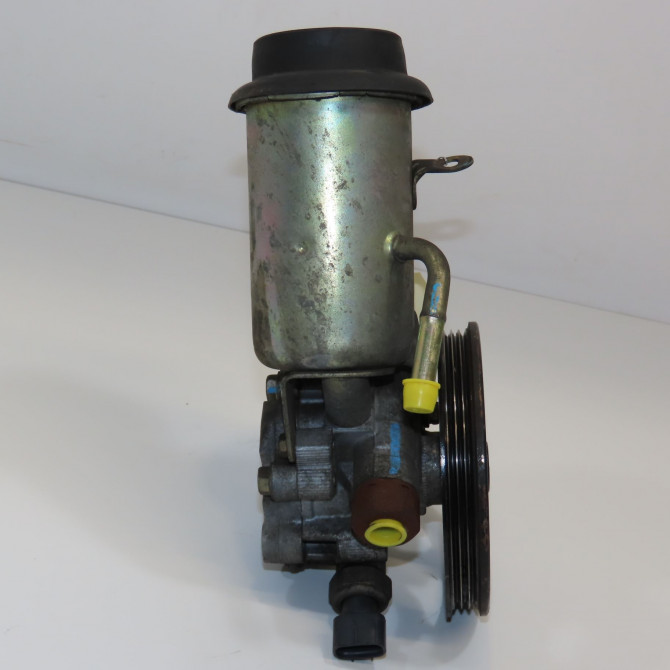 Pompe direction assistee occasion TOYOTA YARIS I Phase 1 04-1999->03-2003 1.3i 86ch 4431052020 2