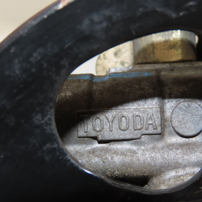 Pompe direction assistee occasion TOYOTA YARIS I Phase 1 04-1999->03-2003 1.3i 86ch 4431052020 5