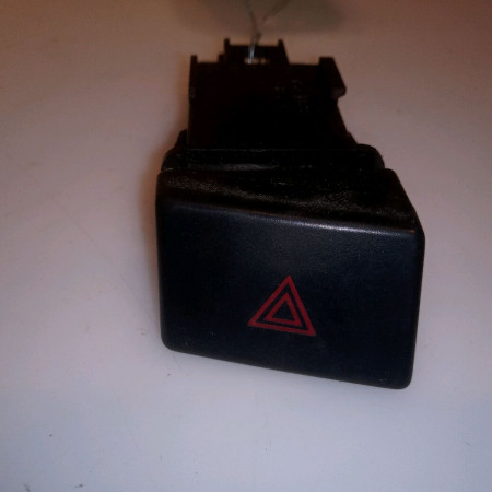 Bouton de warning occasion MAZDA MAZDA 5 I Phase 1 06-2005->10-2008 2.0 MZR-CD 110ch CC29664H0