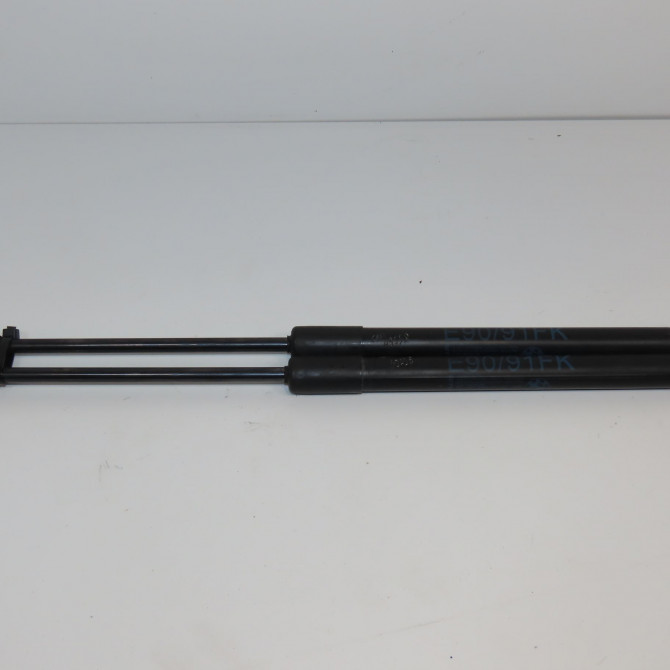 Verin d capot occasion B.M.W. SERIE 3 V Phase 1 03-2005->09-2008 318D 122ch 51237060550 1