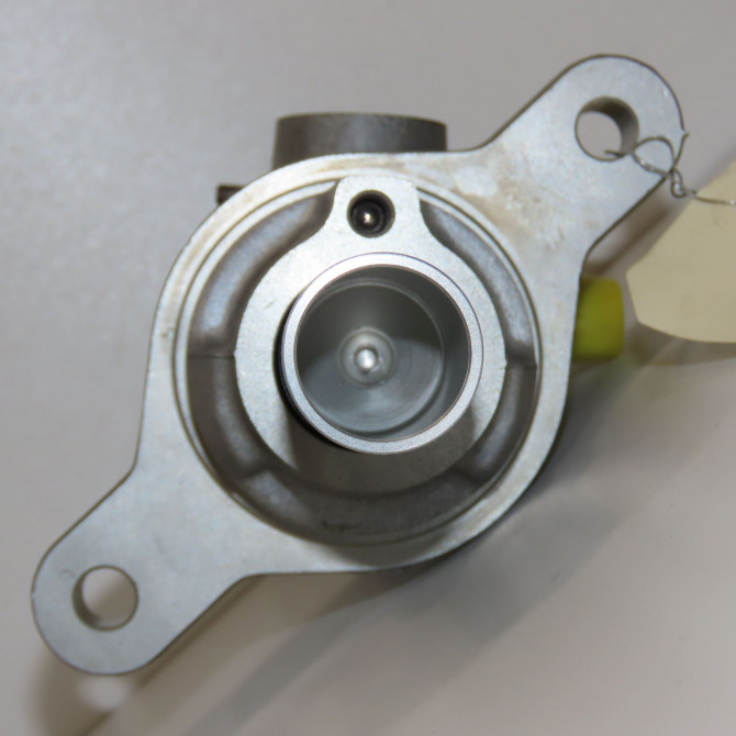 Maitre cylindre occasion RENAULT CLIO V 4