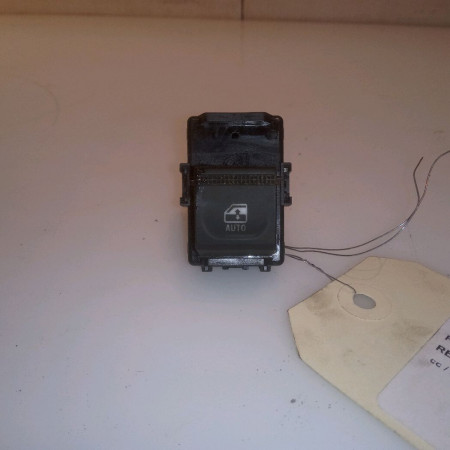 Commande leve-glace porte arrière droite occasion RENAULT CLIO V 254218388R