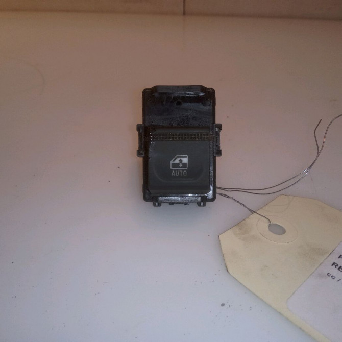 Commande leve-glace porte arrière droite occasion RENAULT CLIO V 254218388R 1