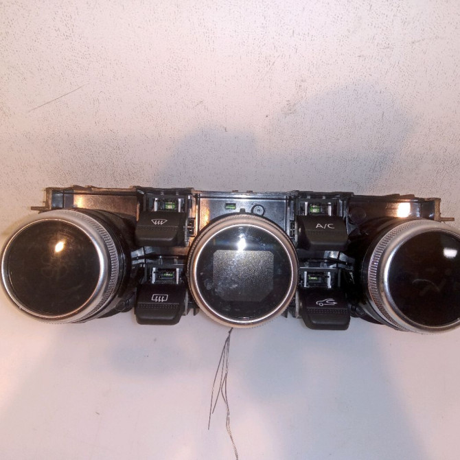 Commande de chauffage occasion RENAULT CLIO V 275100936R 1