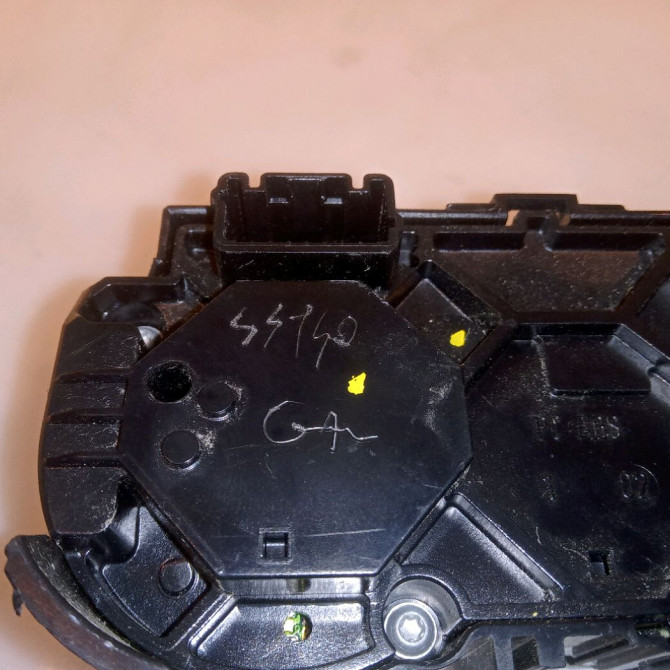 Commande de chauffage occasion RENAULT CLIO V 275100936R 3