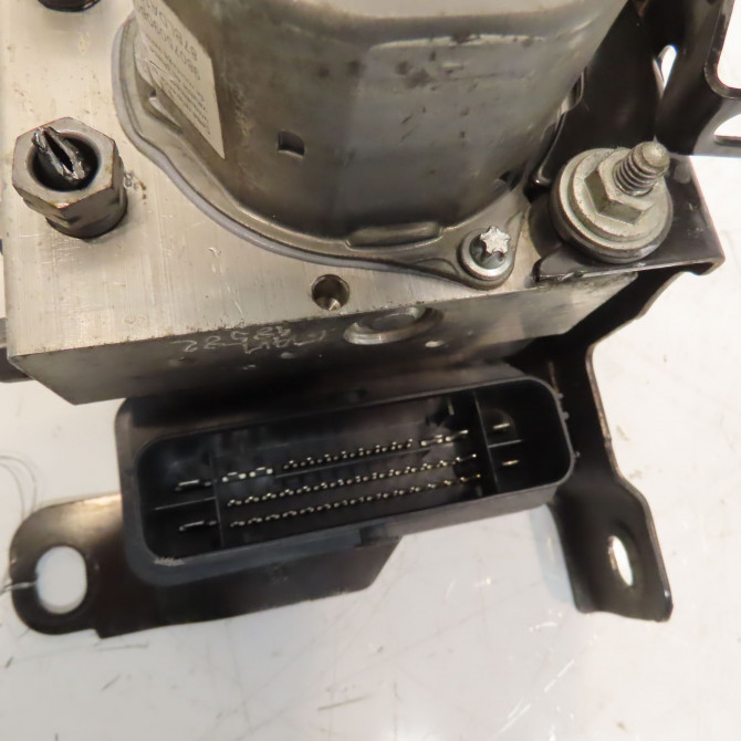 Unité hydraulique ABS occasion CITROEN C4 PICASSO II Phase 1 04-2013->... 1.6 e-HDi 8v 115ch 1613128080 2