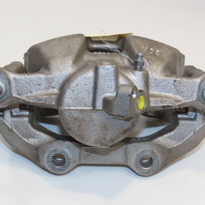 Etrier de frein avant droit occasion CITROEN 1681371480 3