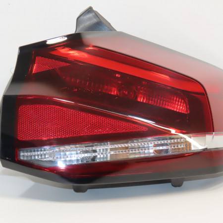 Feu arrière droit occasion CITROEN 9831100080