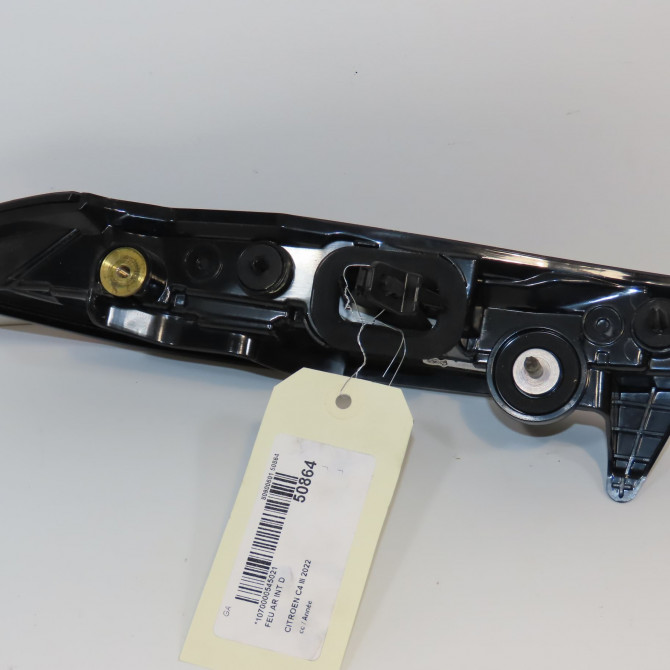 Feu arrière intérieur droit occasion CITROEN 9831120580 2