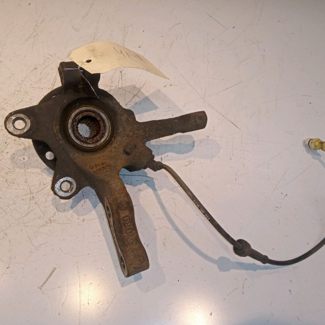 Moyeu avg occasion RENAULT CLIO CAMPUS II Phase 1 07-2006->07-2009 1.2i 7700719140 2