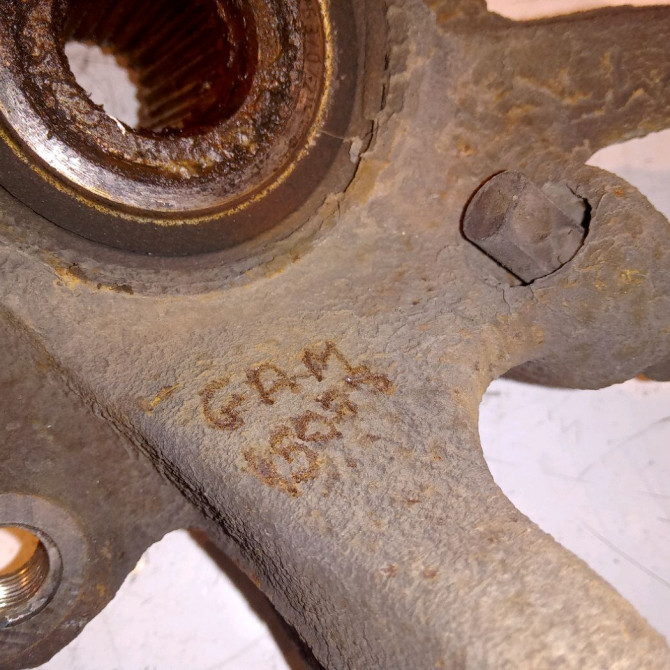 Moyeu avg occasion RENAULT CLIO CAMPUS II Phase 1 07-2006->07-2009 1.2i 7700719140 3