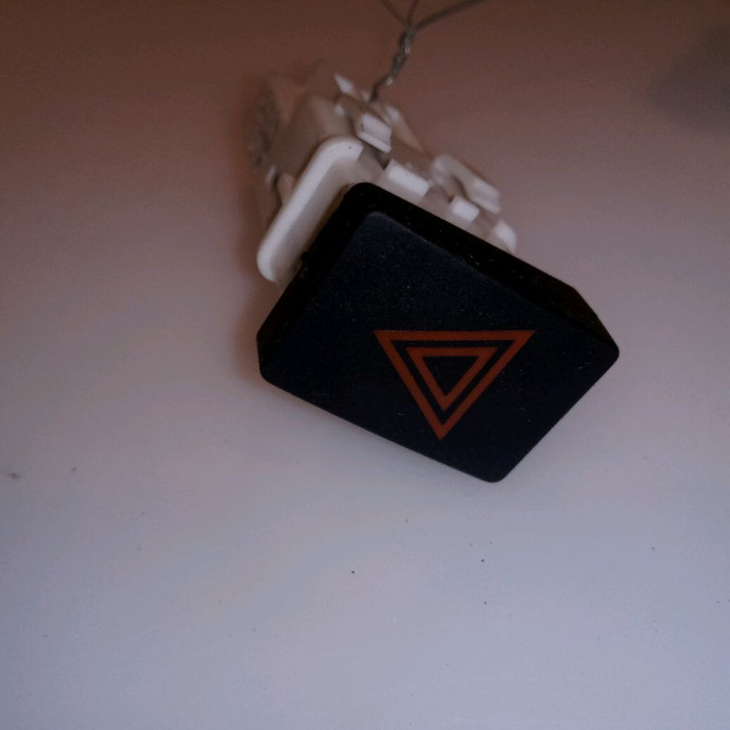 Bouton de warning occasion NISSAN QASHQAI I Phase 1 04-1995->04-1999 2.0 DCI 150ch 25290BR00A 1