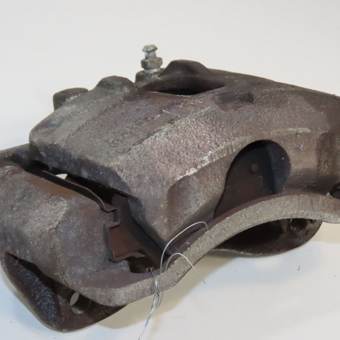 Etrier de frein avant gauche occasion HYUNDAI 146 Phase 1 04-1995->04-1999 1.0i 66ch 58180B9A75 1