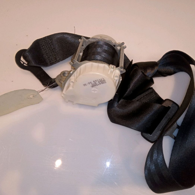 Ceinture arrière droite occasion VOLKSWAGEN GOLF PLUS Phase 1 04-1995->04-1999 1.6 TDI 105ch 5M0857806RAA 2