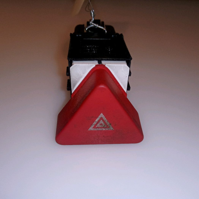 Bouton de warning occasion VOLKSWAGEN GOLF PLUS Phase 1 03-2005->03-2009 1.9 TDI 105ch 5M0953509B 1