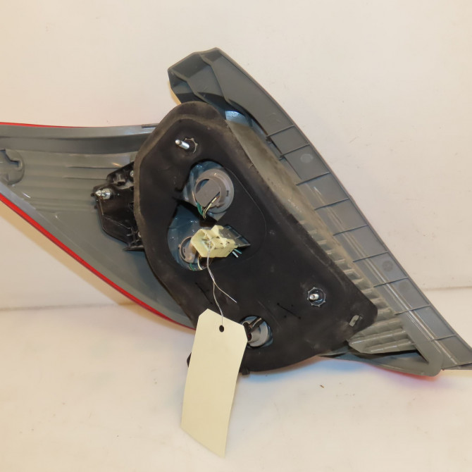 Feu arrière droit occasion TOYOTA YARIS III YARIS III Phase 1 2011-03-01->2015-04-30 815510D370 2