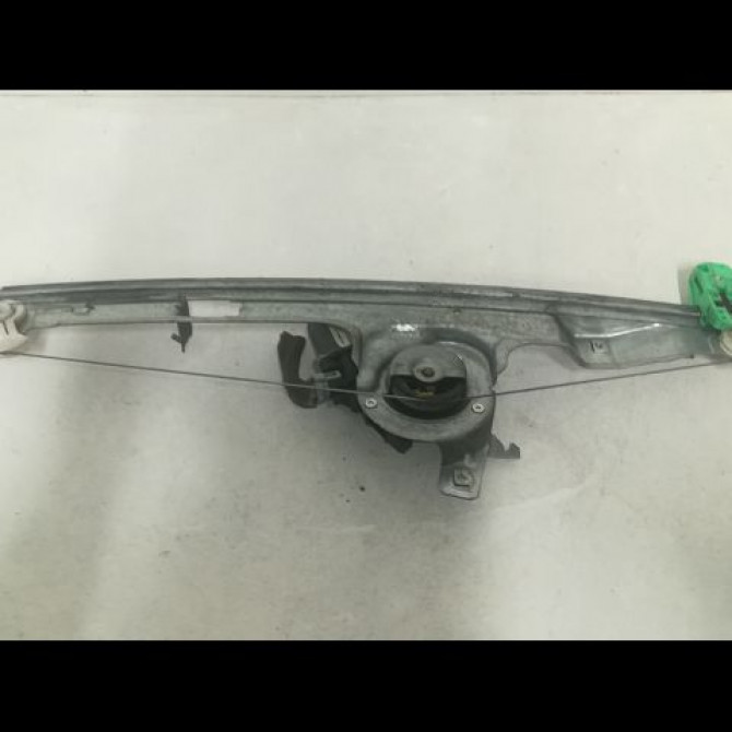 Mecanisme + moteur lève-glace avant droit occasion RENAULT SCENIC II Phase 2 09-2006->04-2009 1.5 DCI 105ch 8200646840 2