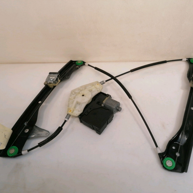 Mecanisme+moteur leve-glace avg occasion VOLKSWAGEN PASSAT VI Phase 1 04-1995->04-1999 2.0 TDI 136ch 3AA837461B 3