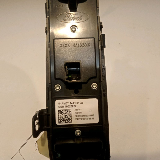 Commande lève-glace porte avant gauche occasion FORD FOCUS III Phase 1 01-2011->04-2015 1.6 TDCI 115ch 2029540 3