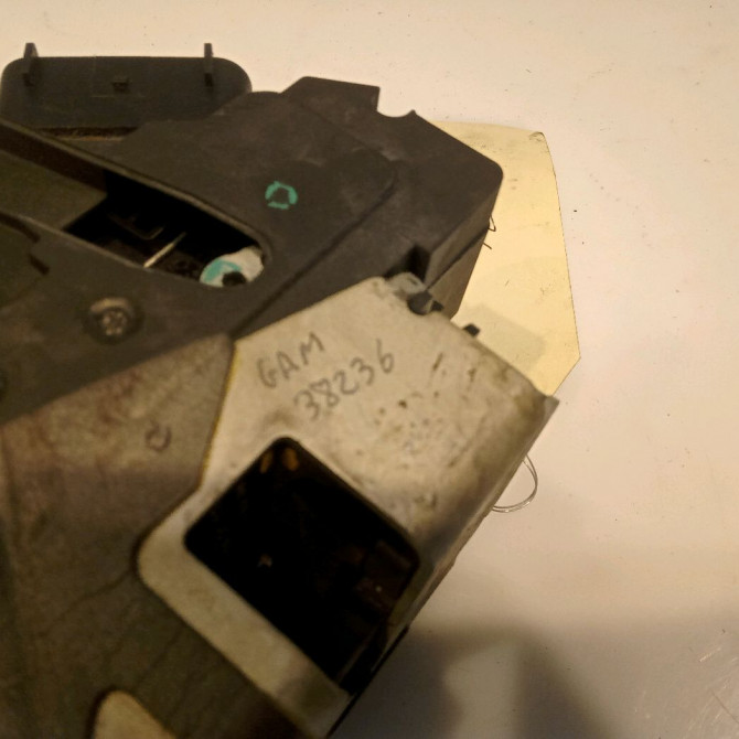 Serrure porte avg occasion FORD FOCUS III Phase 1 01-2011->04-2015 1.6 TDCI 115ch 2070970 4