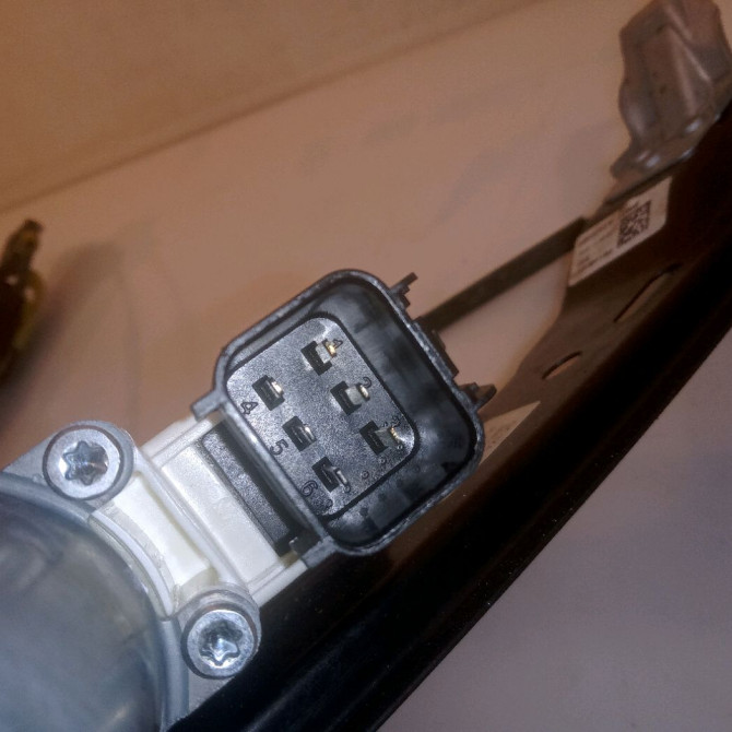 Mecanisme + moteur lève-glace avant droit occasion FORD FOCUS III Phase 2 11-2014->... 1.0i 125ch 1870697 3