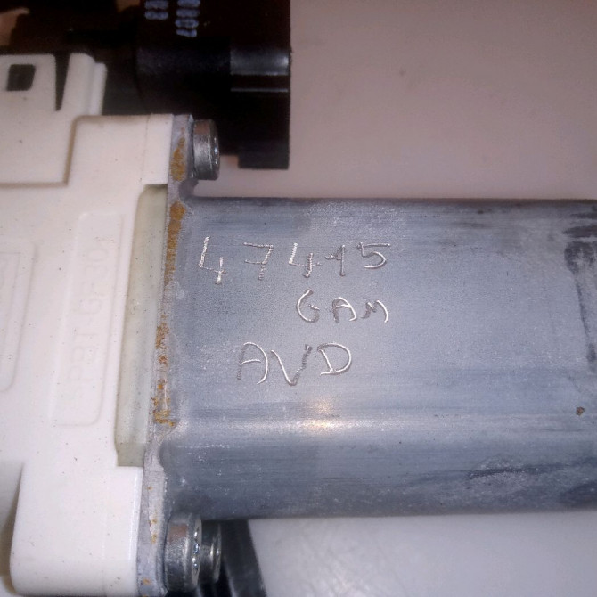 Mecanisme + moteur lève-glace avant droit occasion FORD FOCUS III Phase 2 11-2014->... 1.0i 125ch 1870697 4