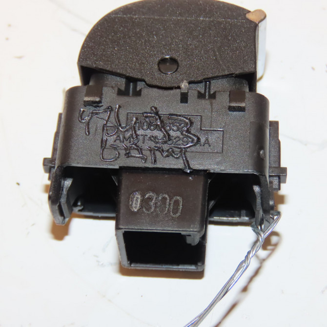 Commande lève-glace porte avant droite occasion FORD CMAX II Phase 1 09-2010->09-2015 1.6 TDCI 115ch 1850432 2