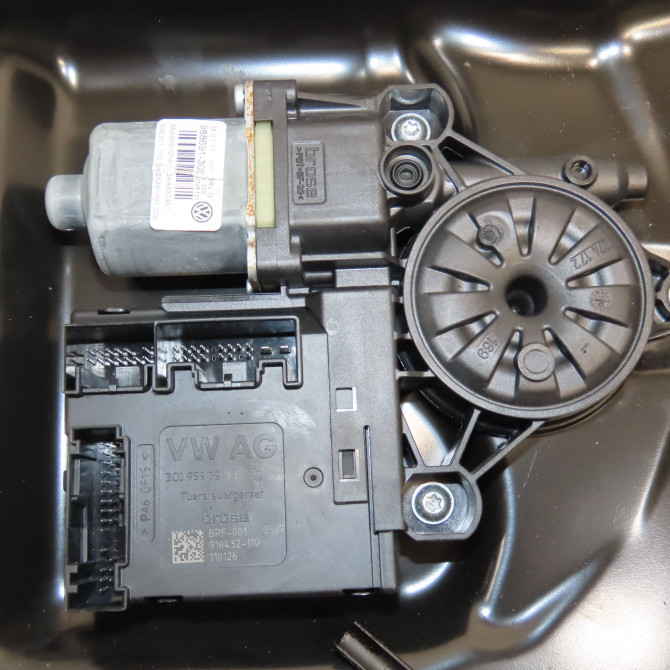 Mecanisme+moteur leve-glace avg occasion VOLKSWAGEN PASSAT VI Phase 1 04-1995->04-1999 2.0 TDI 136ch 3AA837461B 3