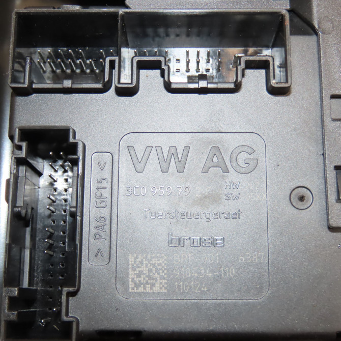 Mecanisme + moteur lève-glace avant droit occasion VOLKSWAGEN PASSAT VI Phase 1 04-1995->04-1999 2.0 TDI 136ch 3AA837462B 4