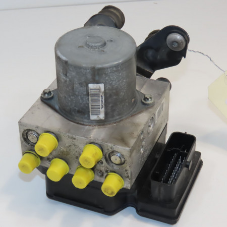 Unité hydraulique ABS occasion VOLKSWAGEN PASSAT VI Phase 1 04-1995->04-1999 2.0 TDI 136ch 3AA614109NBEF