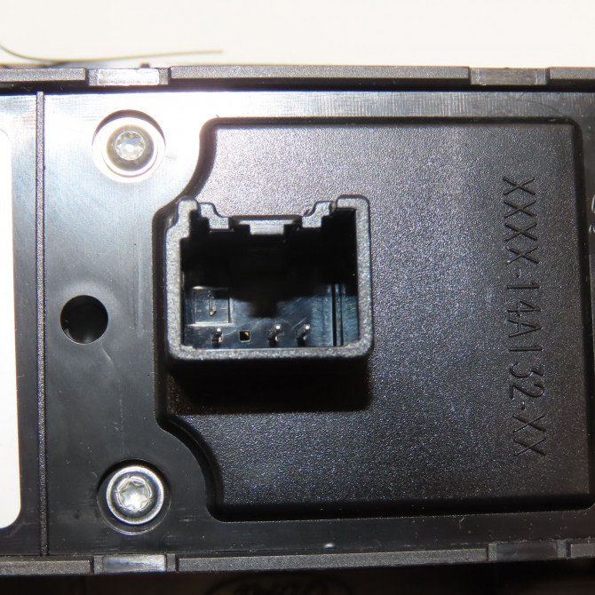 Commande lève-glace porte avant gauche occasion FORD FOCUS III Phase 1 01-2011->04-2015 1.6 TDCI 115ch 3