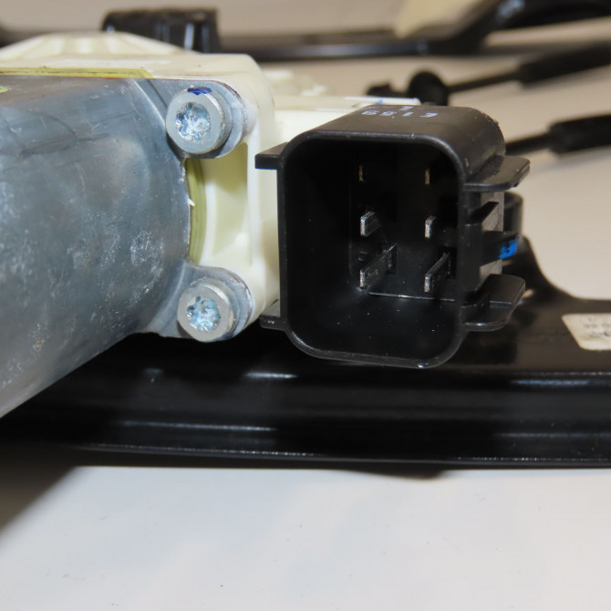 Mecanisme + moteur lève-glace avant droit occasion FORD FOCUS III Phase 1 01-2011->04-2015 1.6 TDCI 115ch 1870697 4