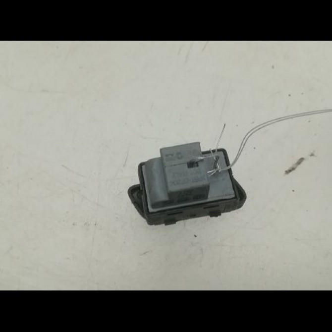 Commande lève-glace porte avant droite occasion VOLKSWAGEN POLO IV Phase 2 05-2005->09-2009 1.4 TDI 70ch 2