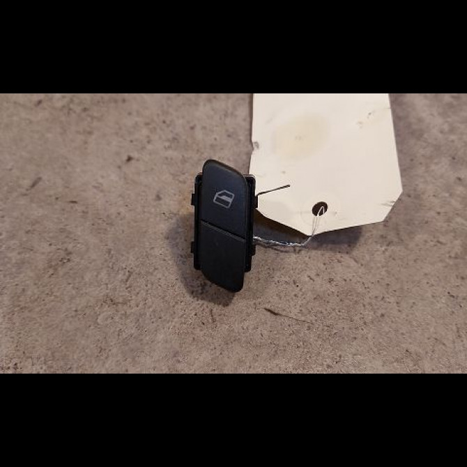 Commande lève-glace porte avant droite occasion VOLKSWAGEN POLO IV Phase 2 05-2005->09-2009 1.2 60ch 1