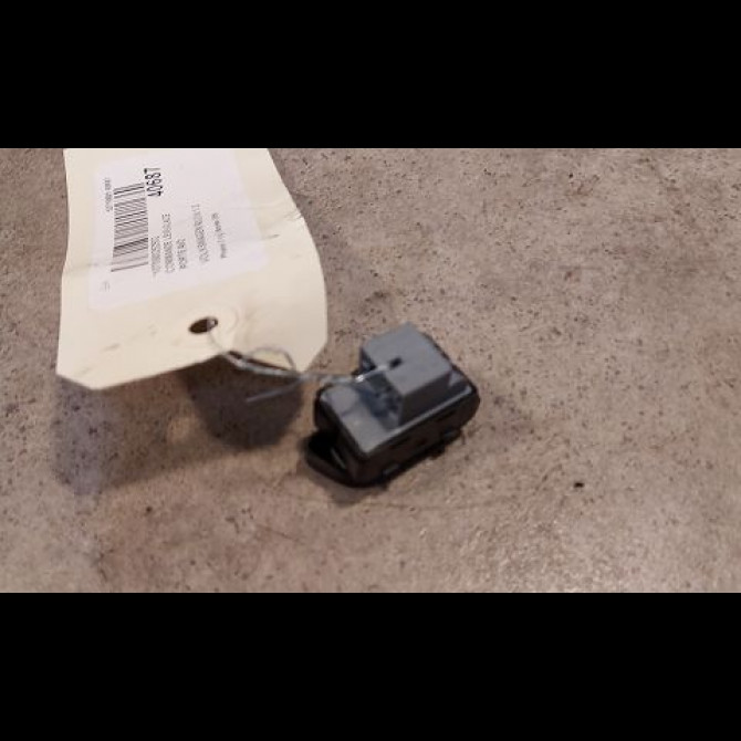 Commande lève-glace porte avant droite occasion VOLKSWAGEN POLO IV Phase 2 05-2005->09-2009 1.2 60ch 2