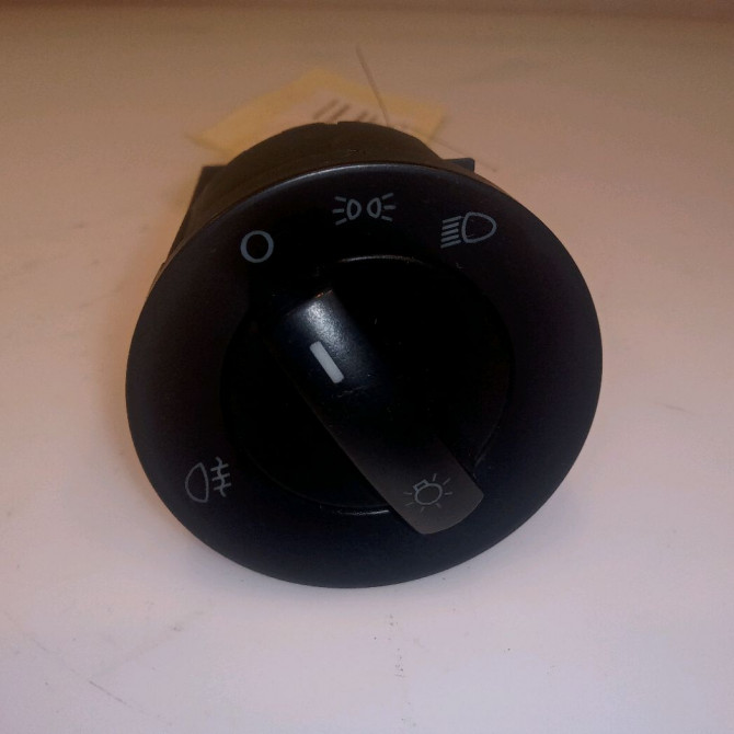Interrupteur commande de phares occasion VOLKSWAGEN POLO IV Phase 2 05-2005->09-2009 1.4 TDI 70ch 1
