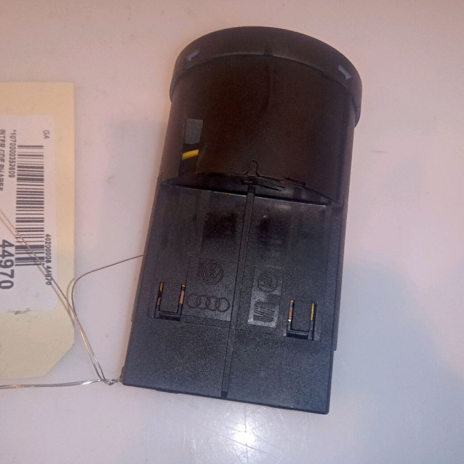 Interrupteur commande de phares occasion VOLKSWAGEN POLO IV Phase 2 05-2005->09-2009 1.4 TDI 70ch 2