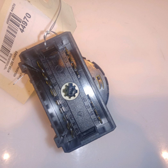 Interrupteur commande de phares occasion VOLKSWAGEN POLO IV Phase 2 05-2005->09-2009 1.4 TDI 70ch 3