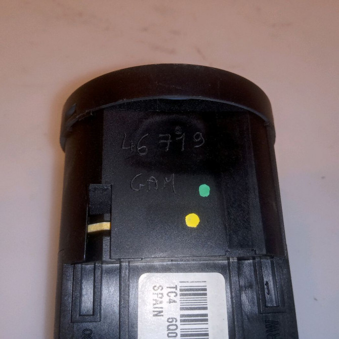 Interrupteur commande de phares occasion VOLKSWAGEN POLO IV Phase 2 05-2005->09-2009 1.4 TDI 70ch 4