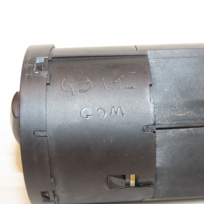 Interrupteur commande de phares occasion VOLKSWAGEN POLO IV Phase 2 05-2005->09-2009 1.4 TDI 80ch 2