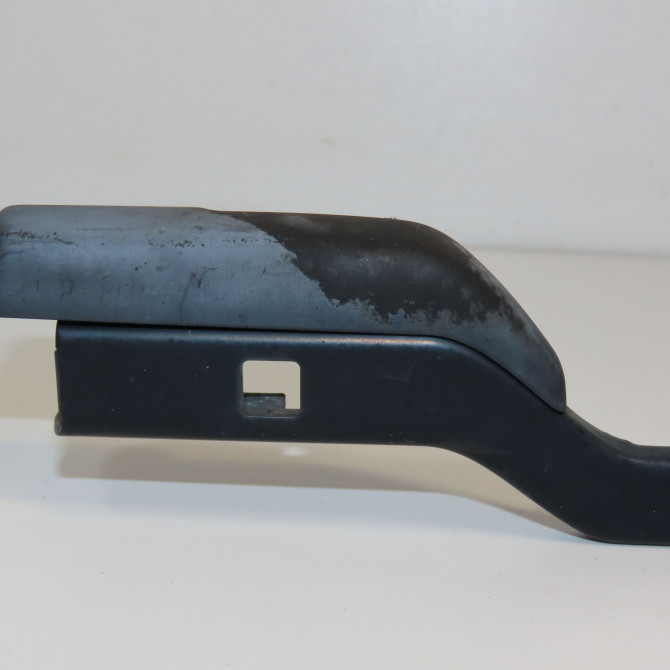 Bras essuie-glace avant gauche occasion PEUGEOT 3008 II Phase 1 04-1995->04-1999 1.5 BlueHDI 130ch 9810665280 3