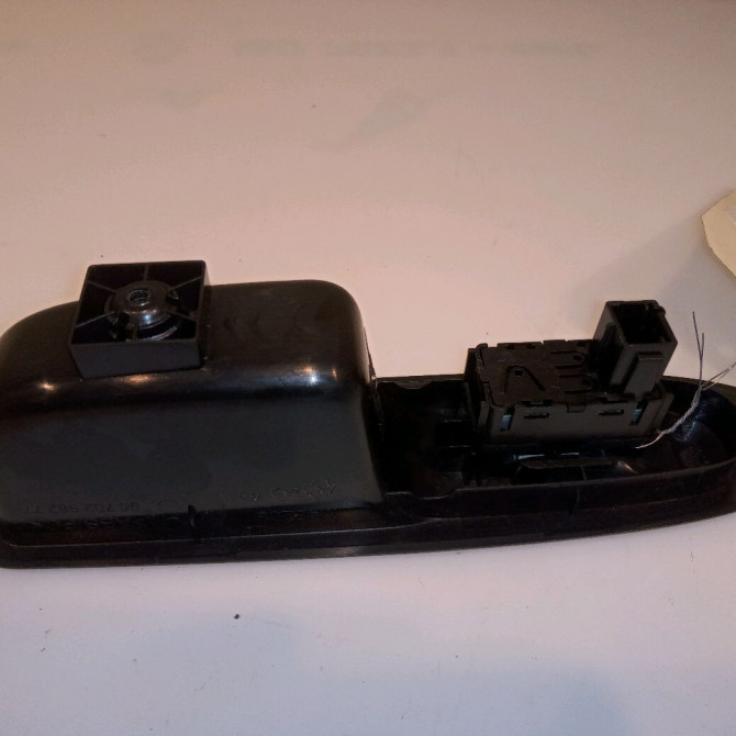 Commande leve-glace porte arrière droite occasion CITROEN C4 II Phase 1 10-2010->01-2015 1.6 HDI 115ch 6490JZ 2