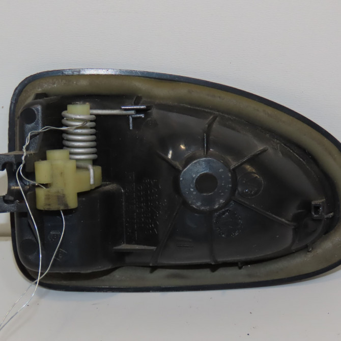 Poignee int porte avg occasion RENAULT TRAFIC II Phase 2 08-2006->... 2.0 DCI 16v 115ch 8200641924 2