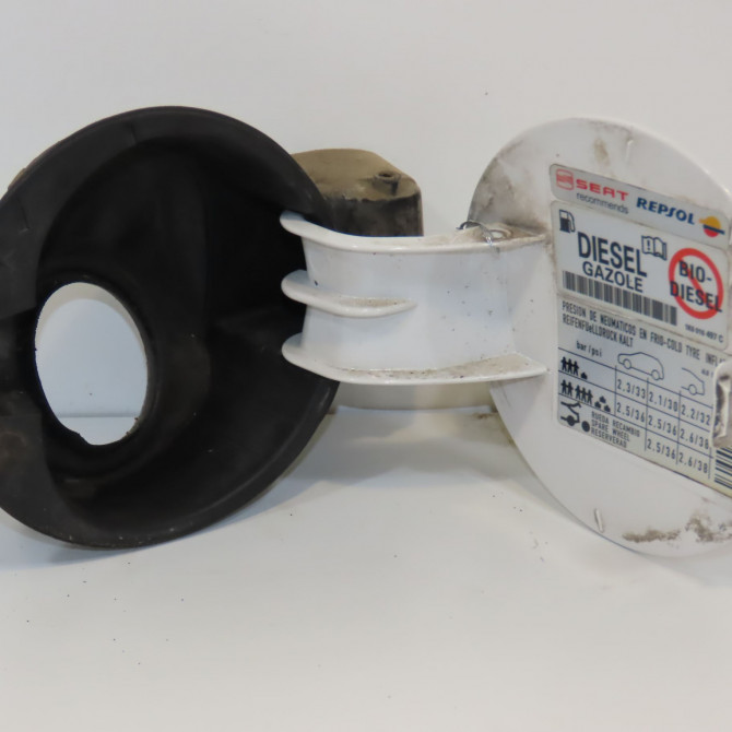 Volet de trappe carburant occasion SEAT IBIZA III Phase 2 03-2006->06-2009 1.4 TDI 70ch 6L6809905GGRU 2