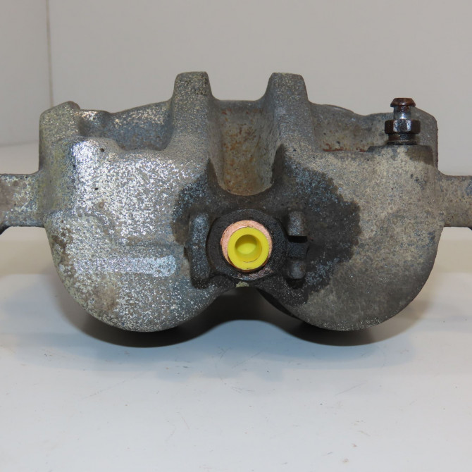 Etrier de frein avant droit occasion  4814009152 3