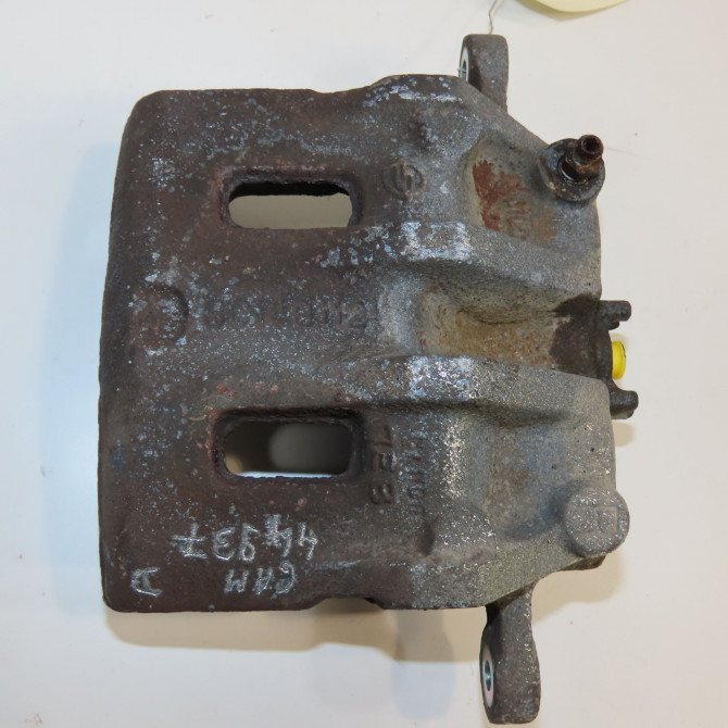 Etrier de frein avant droit occasion  4814009152 4