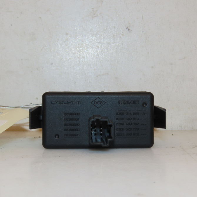 Bouton de warning occasion RENAULT TWINGO II Phase 1 06-2007->11-2011 1.2i 16v 75ch 252100991R 2