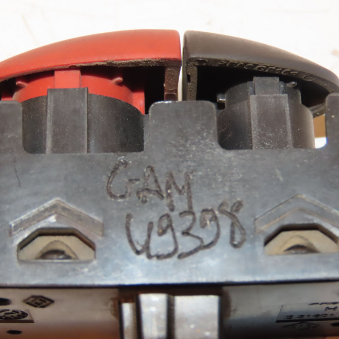 Bouton de warning occasion RENAULT MASTER III Phase 2 06-2014->... 2.3 DCI 145ch 252100991R 2