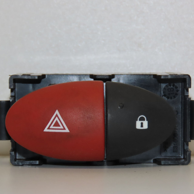 Bouton de warning occasion RENAULT MASTER III Phase 2 06-2014->... 2.3 DCI 130ch 252100991R 1